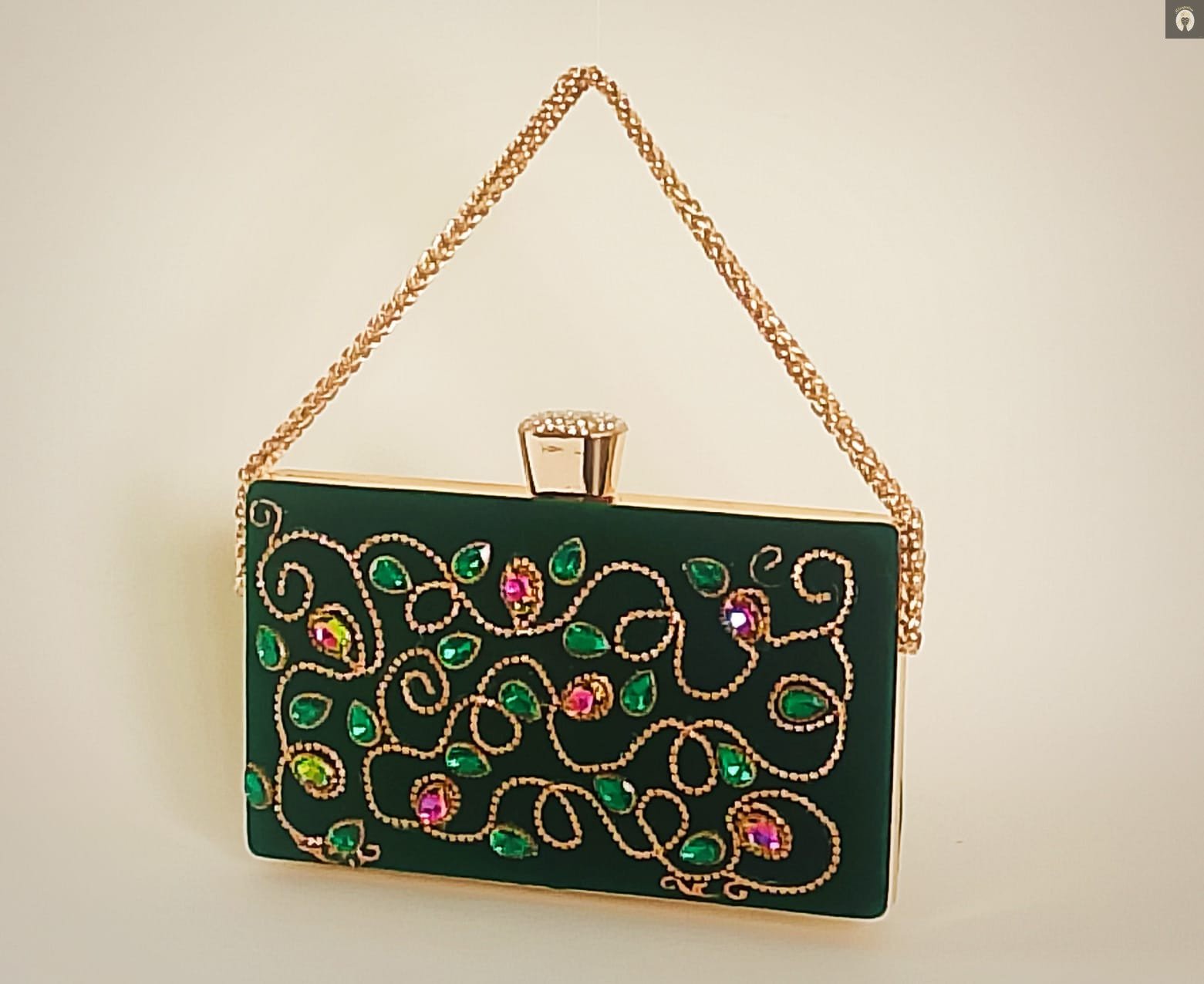 Emerald Elegance - Image 5